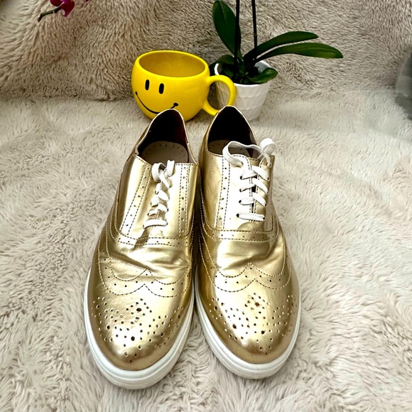 Gold Snicker! - Picture 1 of 5